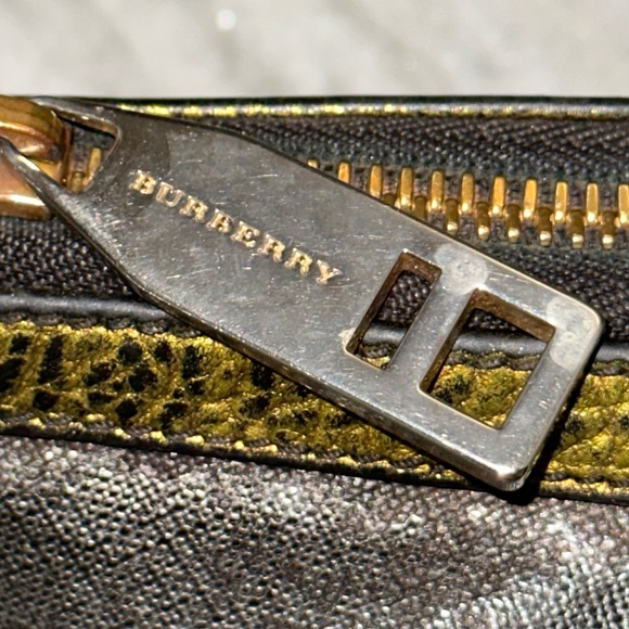 Authentic Burberry Metallic Distressed Clutch Pouch - Picture 3 of 14